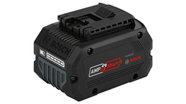 Baterai Bosch Professional hitam terletak di latar belakang putih.